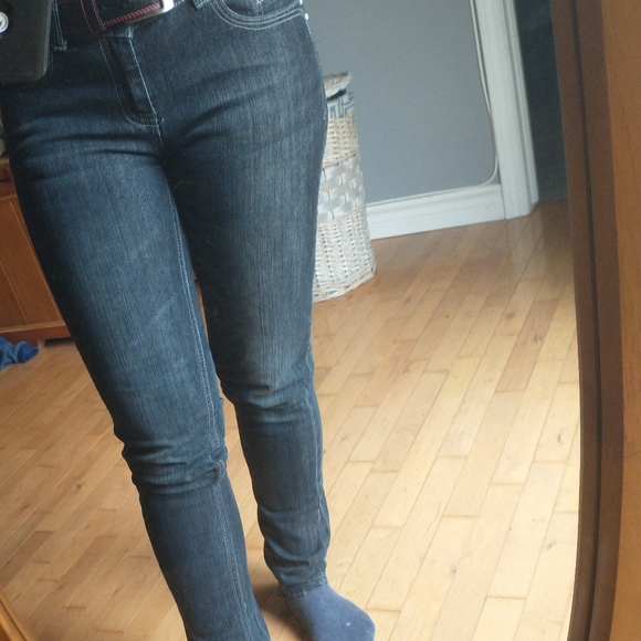 Jeans - Picture 1 of 8